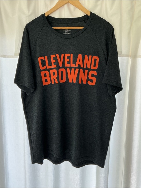 Other - Cleveland Browns Men's Short Sleeve Crewneck T-Shirt